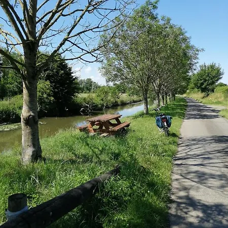 Charmante Maison Avec Cheminee, Grand Jardin Et Boxe Chevaux Saint-Hilaire-sur-Helpe